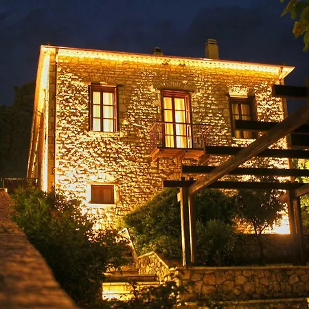 Ilakia מלון דירות 3*